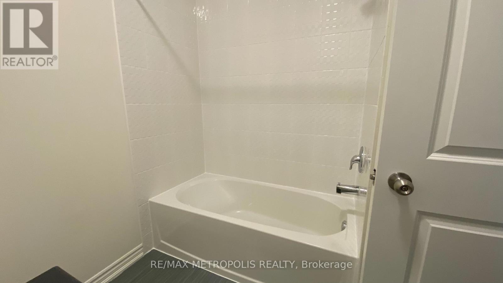 108 Adventura Road, Brampton, Ontario  L7A 0B7 - Photo 14 - W12518726