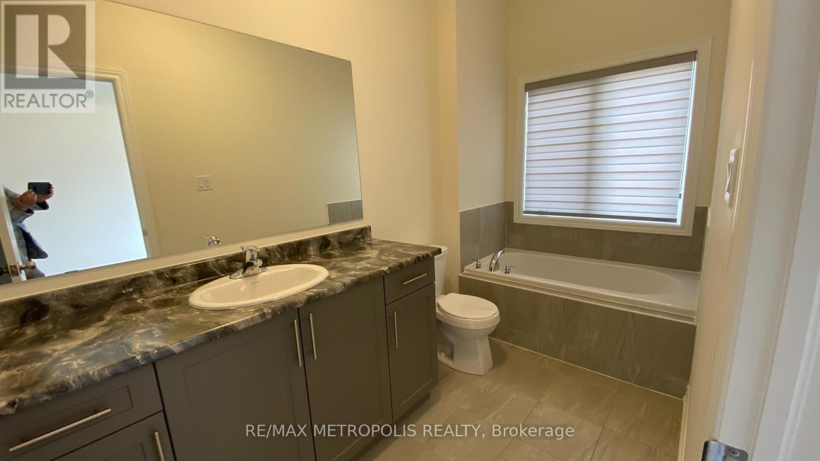 108 Adventura Road, Brampton, Ontario  L7A 0B7 - Photo 16 - W12518726