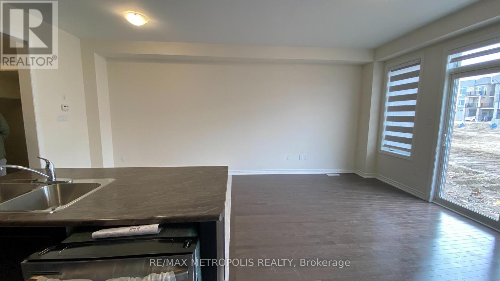 108 Adventura Road, Brampton, Ontario  L7A 0B7 - Photo 5 - W12518726