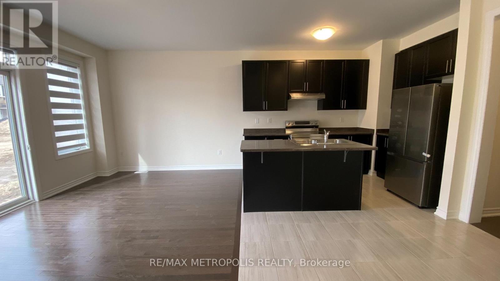 108 Adventura Road, Brampton, Ontario  L7A 0B7 - Photo 6 - W12518726