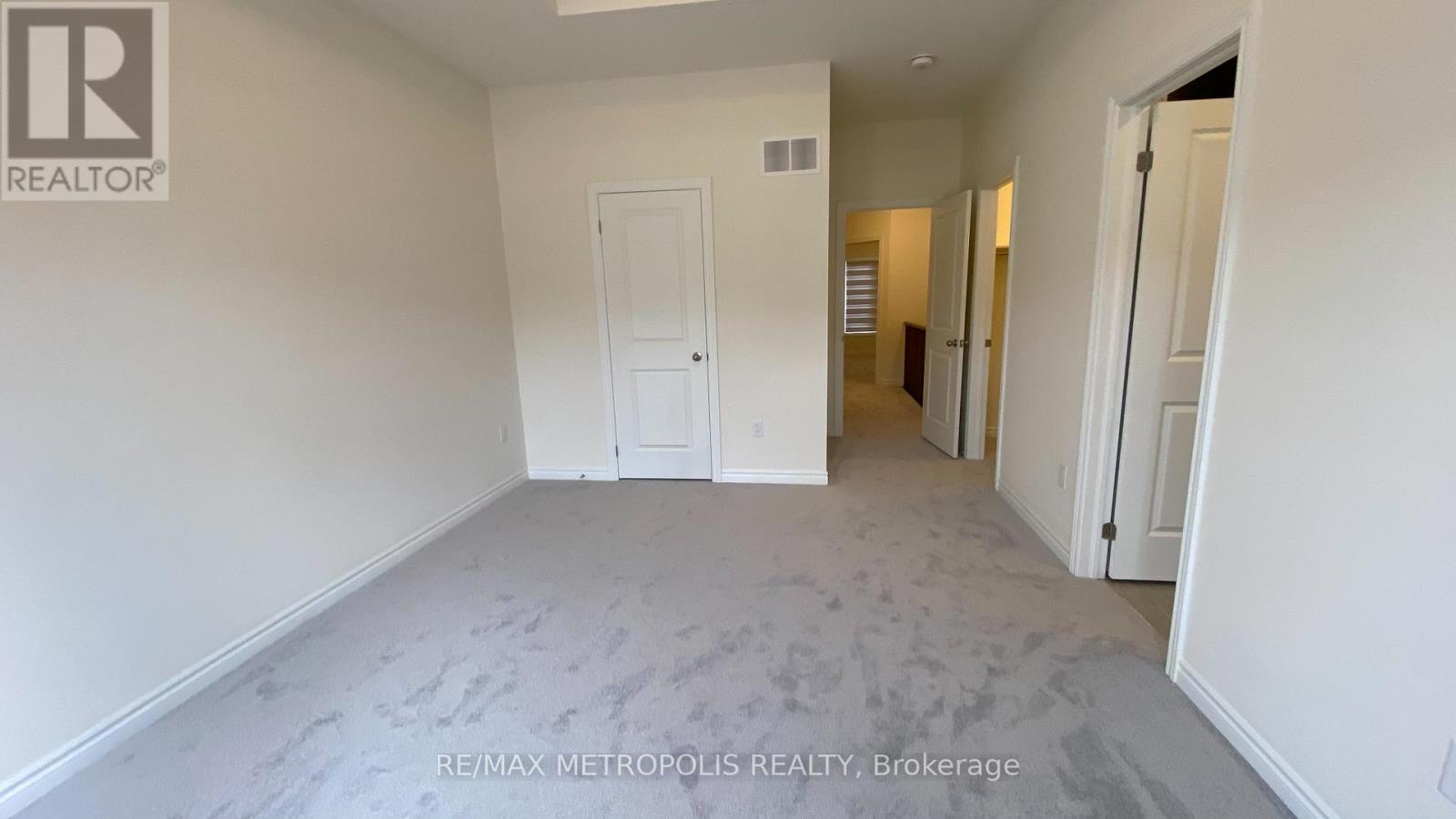 108 Adventura Road, Brampton, Ontario  L7A 0B7 - Photo 8 - W12518726