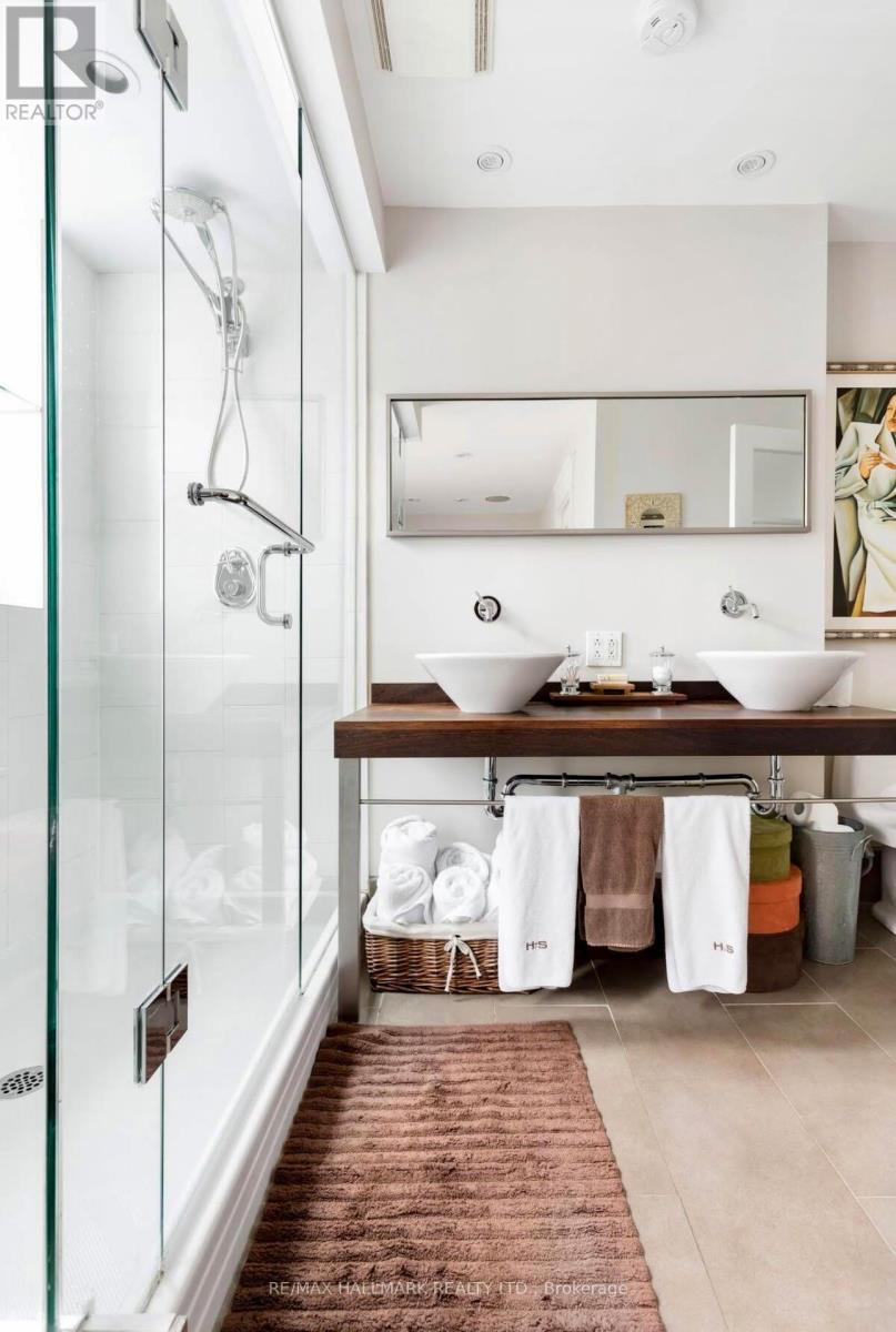 696 Indian Road, Toronto, Ontario  M6P 2C9 - Photo 23 - W12518744