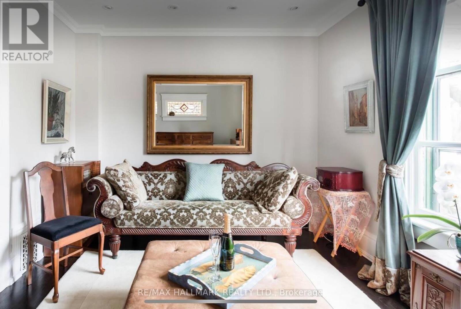 696 Indian Road, Toronto, Ontario  M6P 2C9 - Photo 9 - W12518744