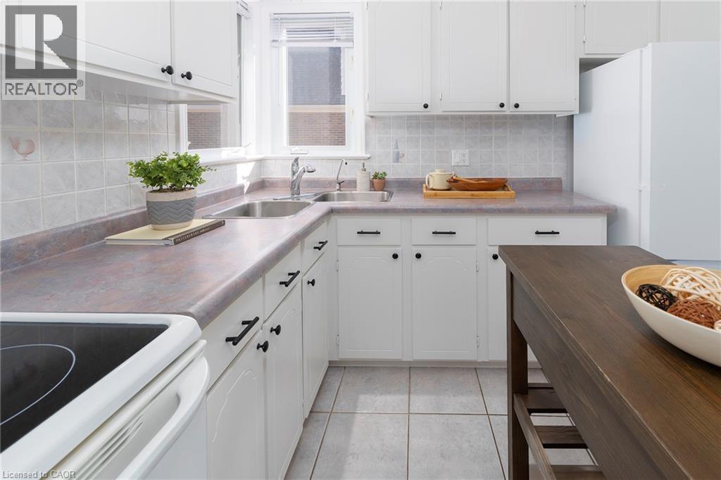 4876 Portage Road, Niagara Falls, Ontario L2E 6B3 - Photo 9 - 40783866