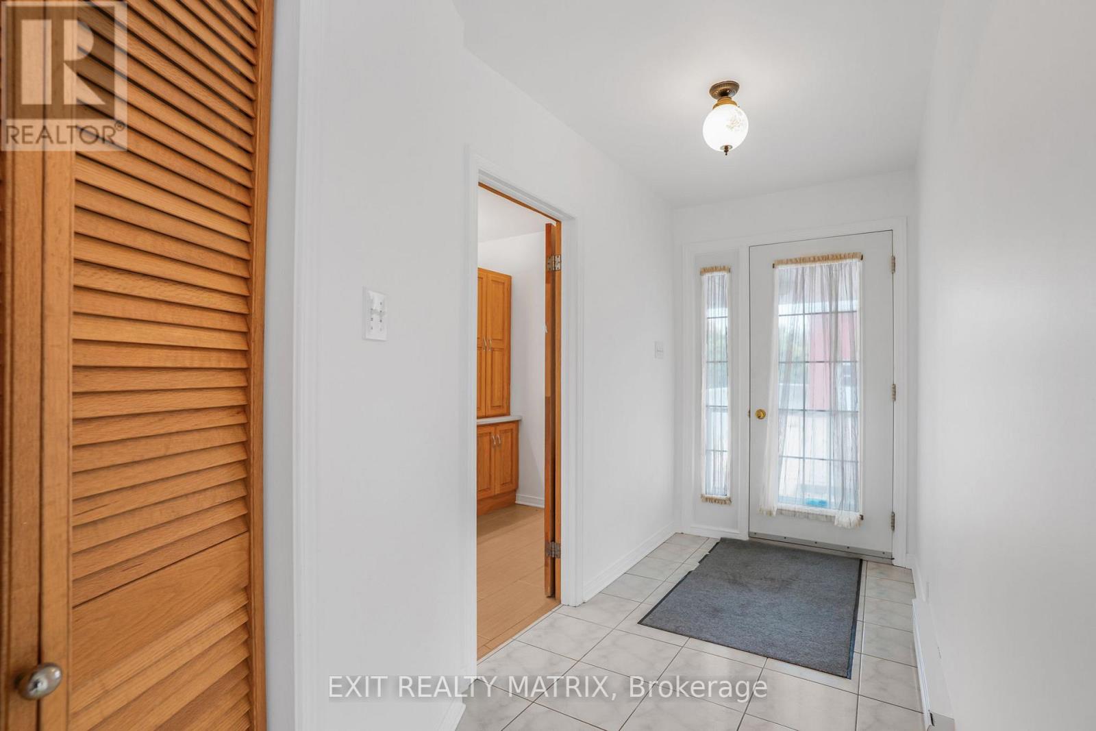 323 Longueuil Street, Champlain, Ontario  K0B 1K0 - Photo 17 - X12431605