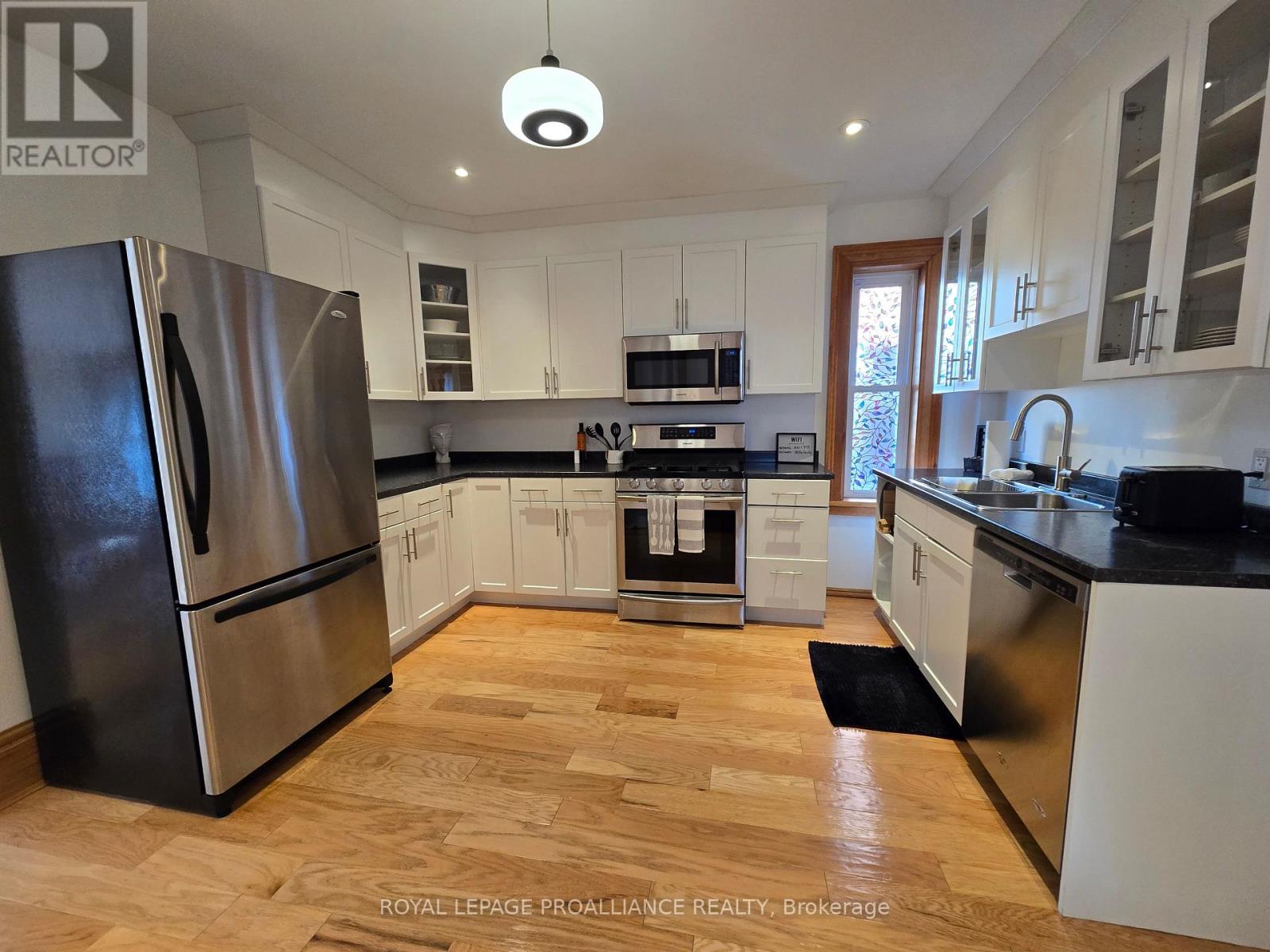 38 Sinclair Street, Belleville, Ontario K8P 3S6 - Photo 14 - X12518830