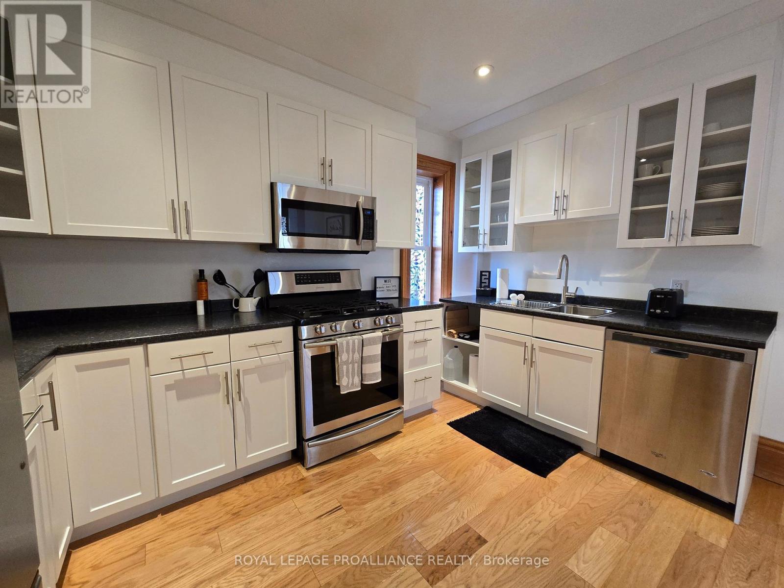 38 Sinclair Street, Belleville, Ontario K8P 3S6 - Photo 15 - X12518830