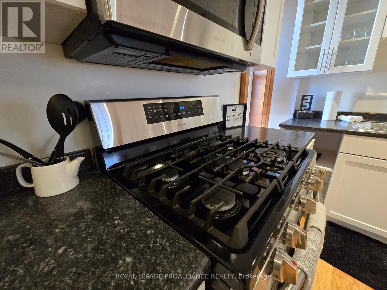 38 Sinclair Street, Belleville, Ontario K8P 3S6 - Photo 16 - X12518830