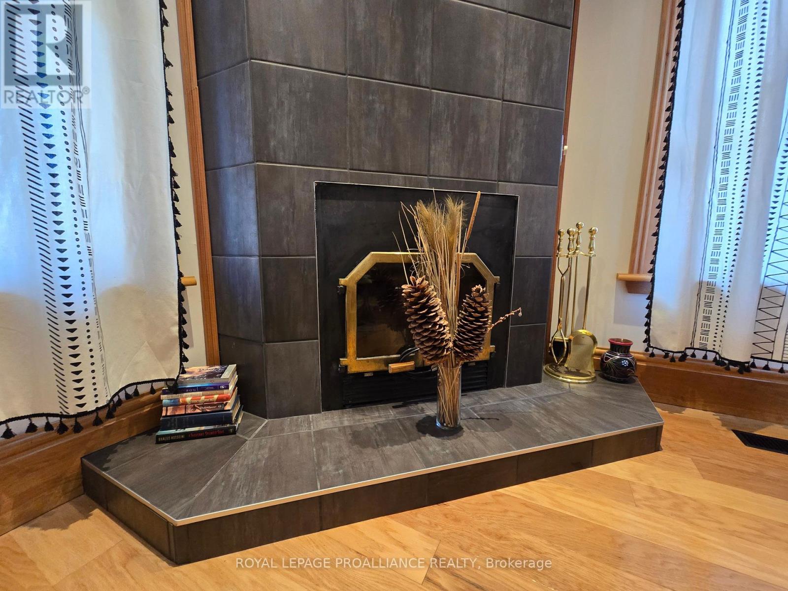 38 Sinclair Street, Belleville, Ontario K8P 3S6 - Photo 7 - X12518830