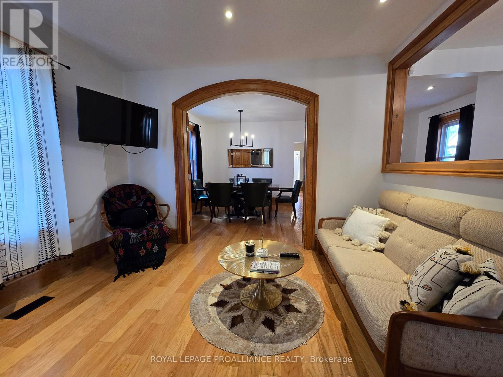 38 Sinclair Street, Belleville, Ontario K8P 3S6 - Photo 8 - X12518830