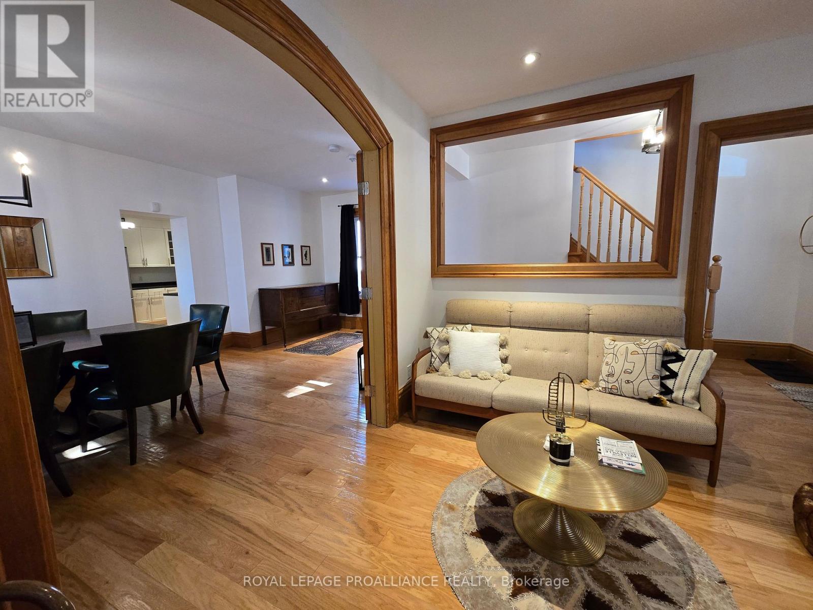 38 Sinclair Street, Belleville, Ontario K8P 3S6 - Photo 9 - X12518830