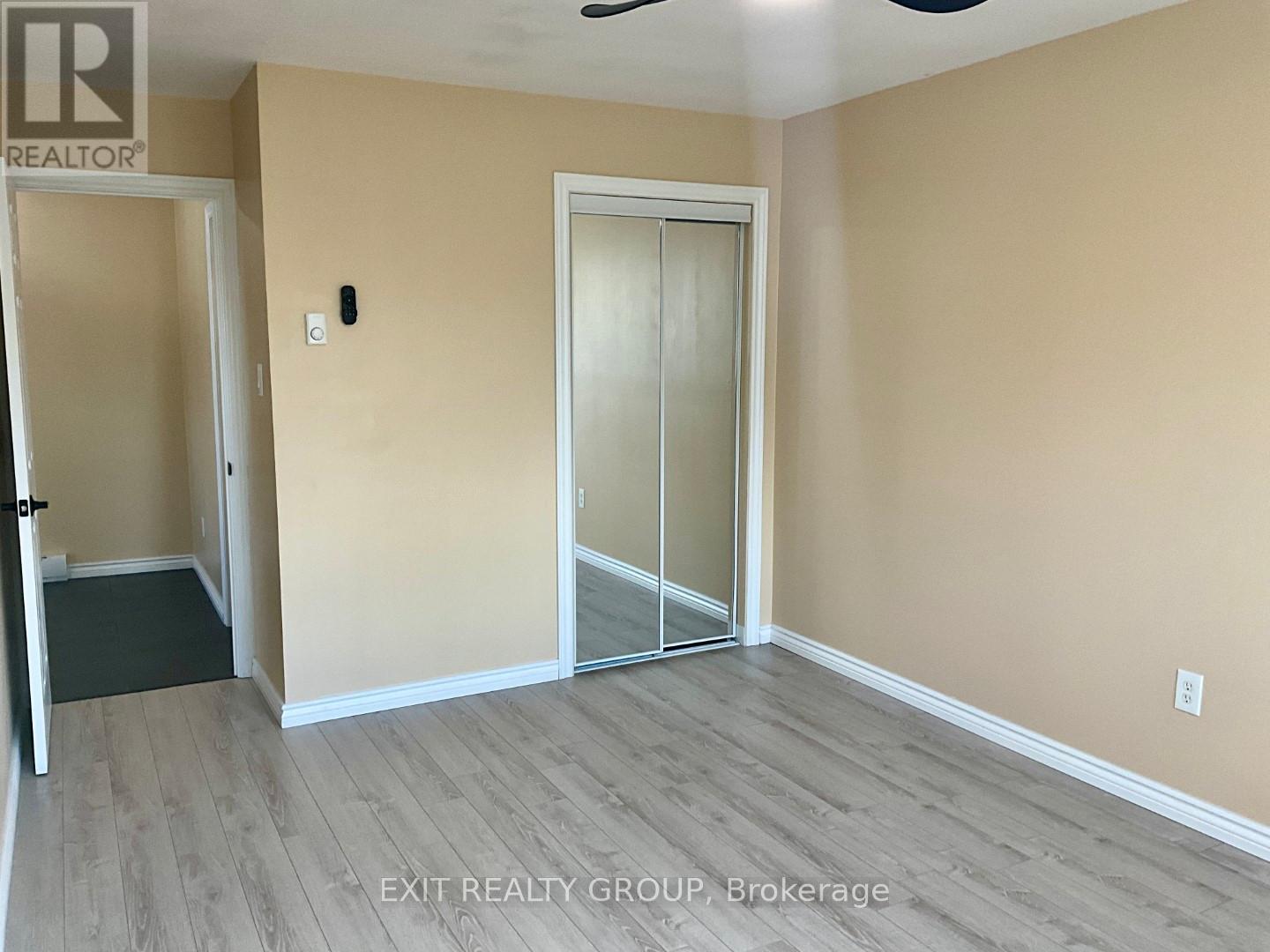 Unit 3 - 156 Moira Street E, Belleville, Ontario K8P 2S7 - Photo 12 - X12518882