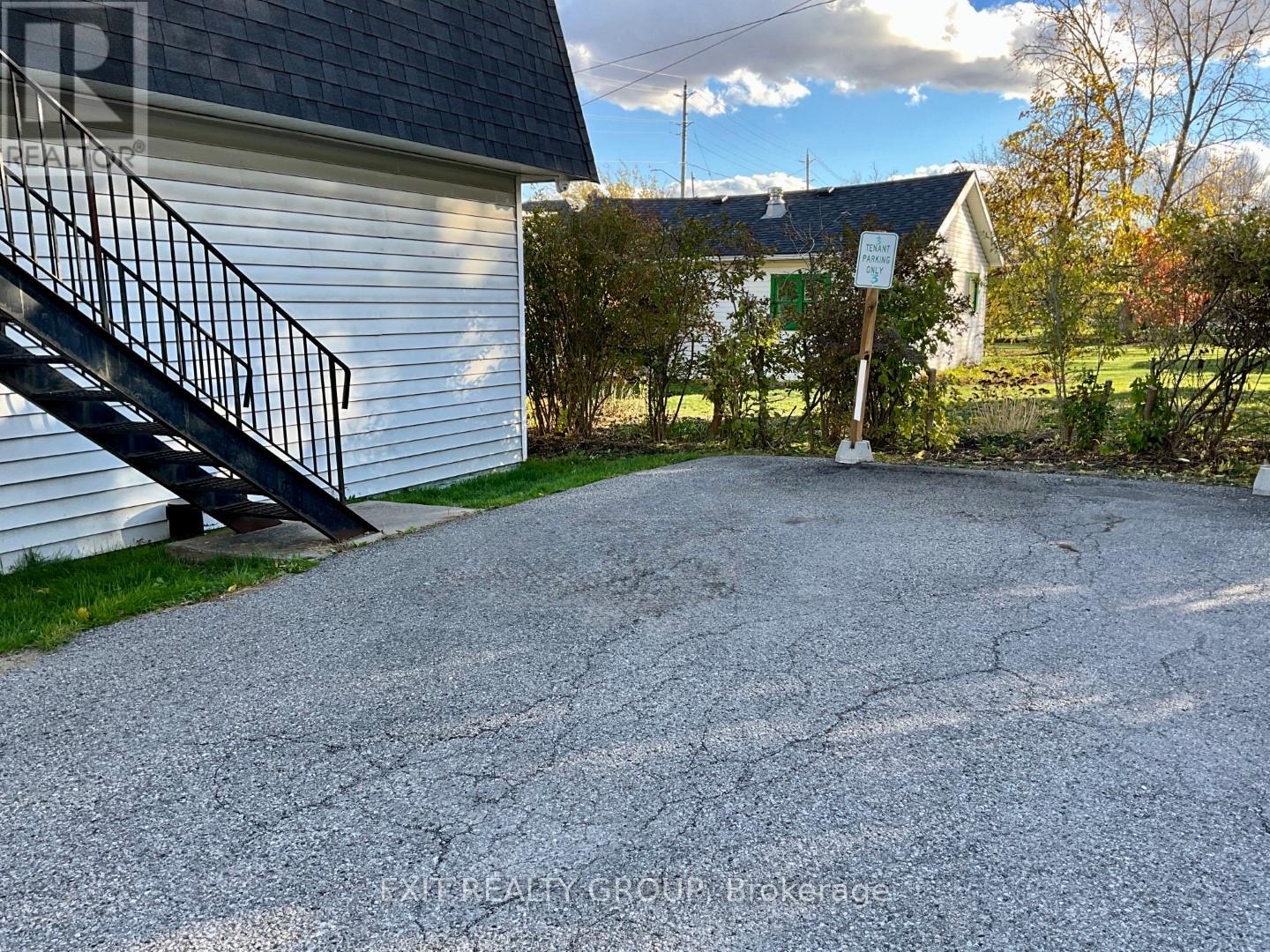 Unit 3 - 156 Moira Street E, Belleville, Ontario K8P 2S7 - Photo 13 - X12518882