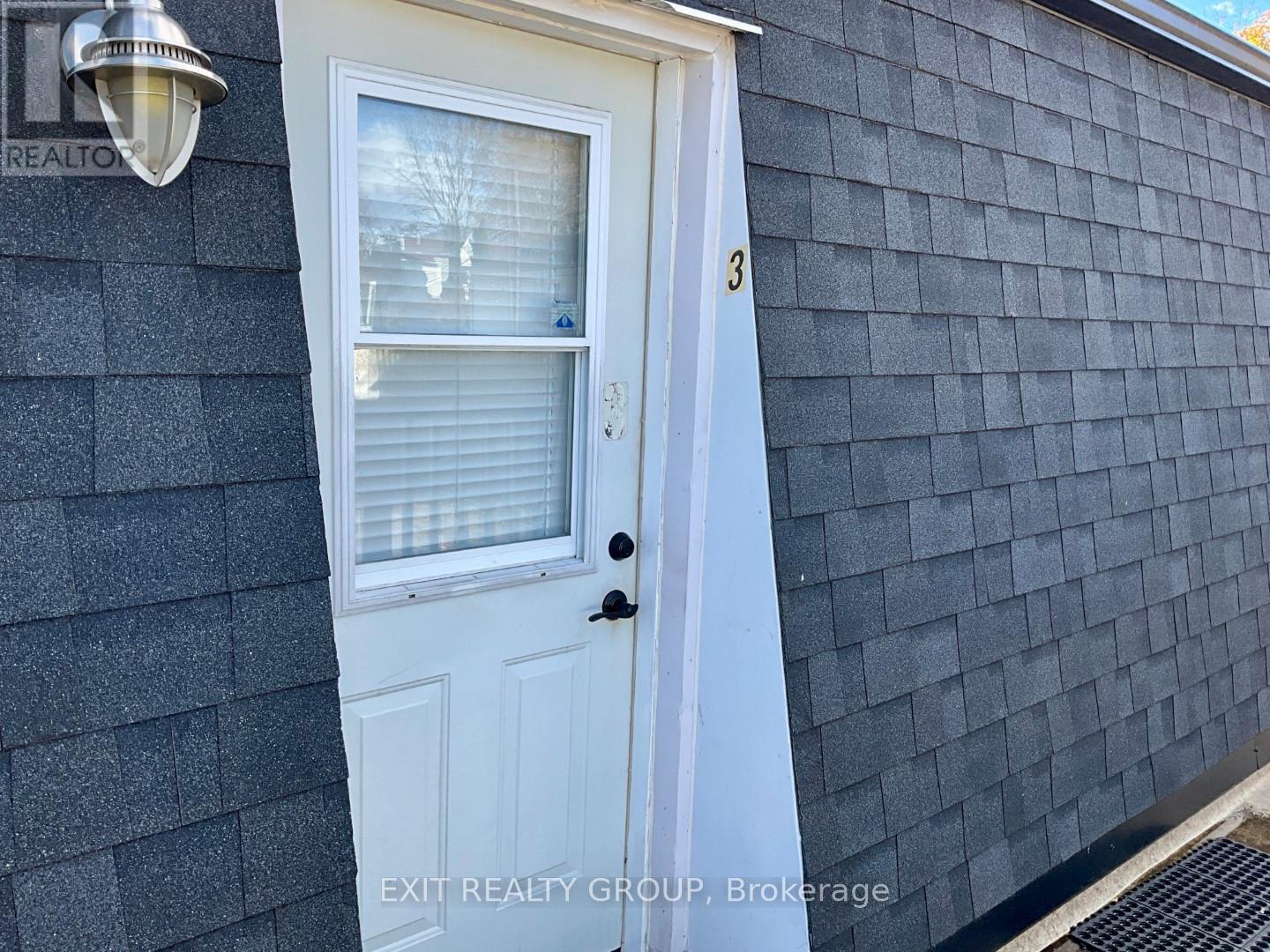 Unit 3 - 156 Moira Street E, Belleville, Ontario K8P 2S7 - Photo 2 - X12518882