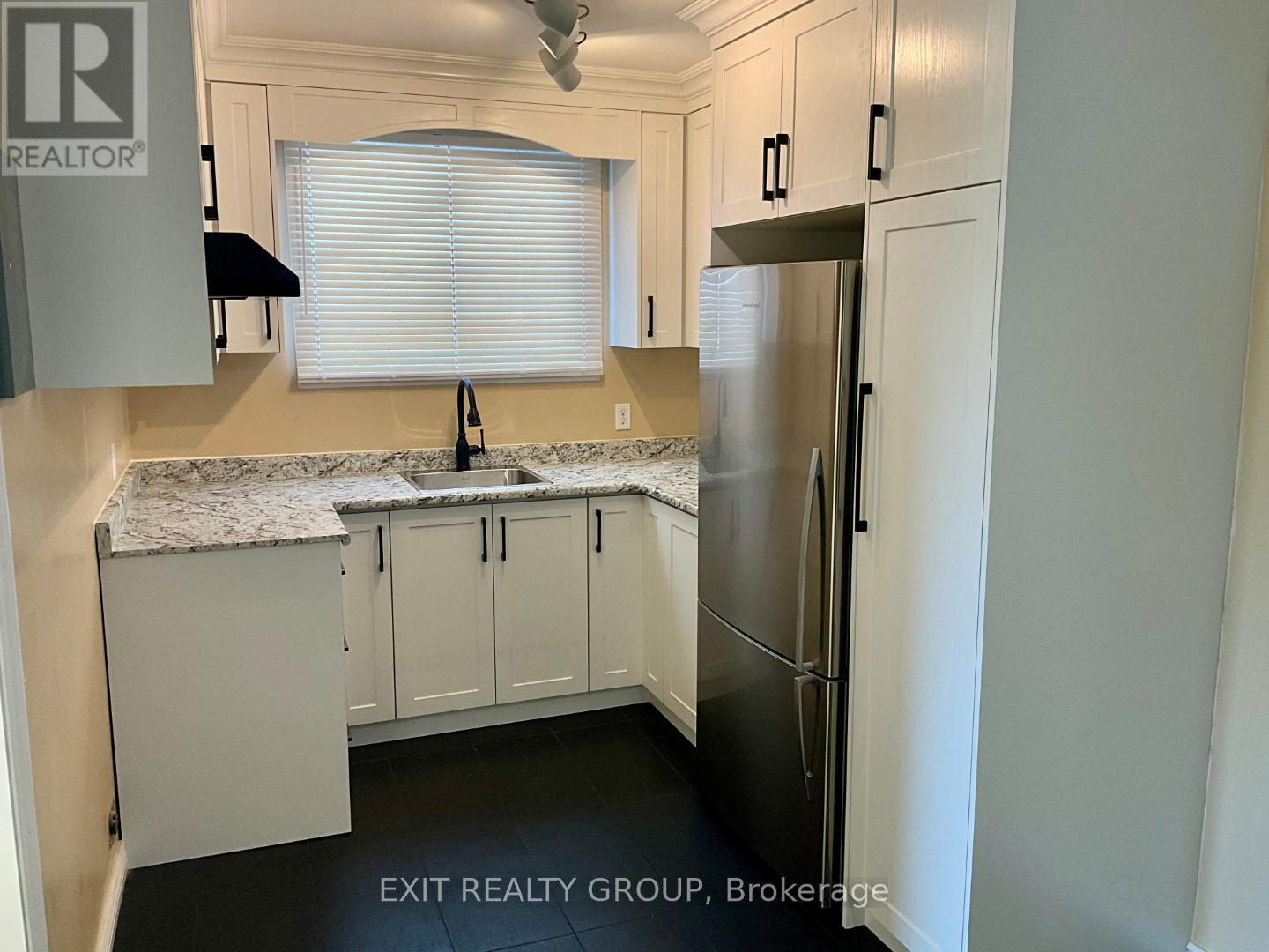 Unit 3 - 156 Moira Street E, Belleville, Ontario K8P 2S7 - Photo 8 - X12518882