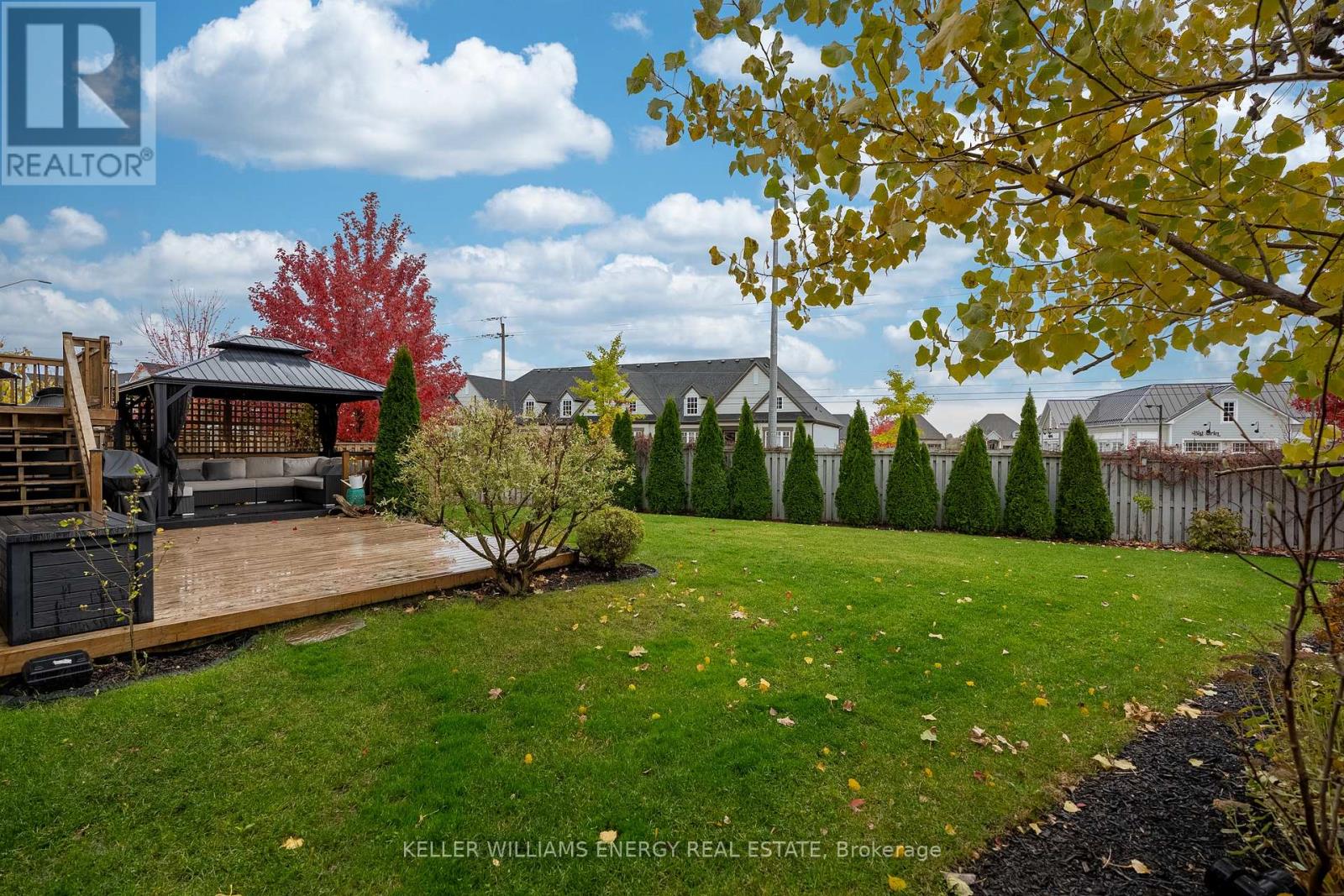 #upper - 36 Angela Crescent, Niagara-On-The-Lake, Ontario L0S 1J1 - Photo 36 - X12518954