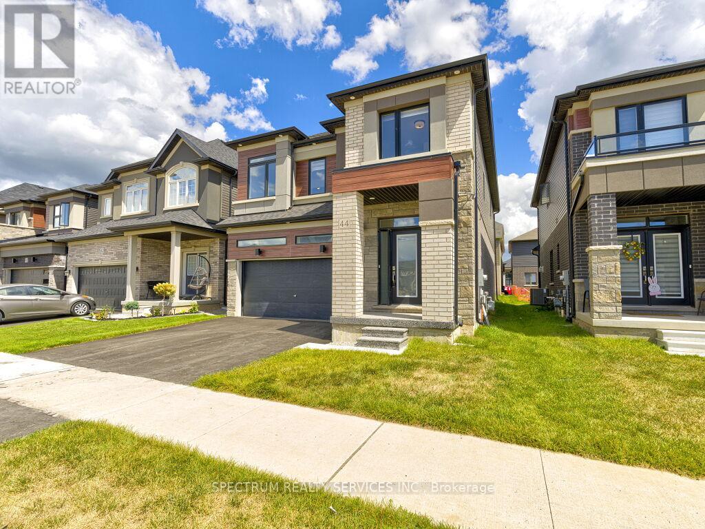 44 Dennis Avenue, Brantford, Ontario  N3V 0B9 - Photo 2 - X12518772