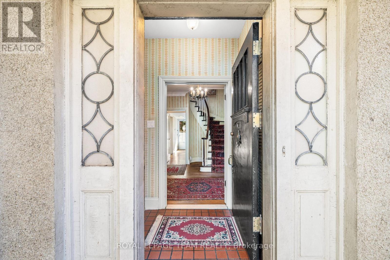 516 Kenwood Avenue, Ottawa, Ontario  K2A 0L6 - Photo 5 - X12506366