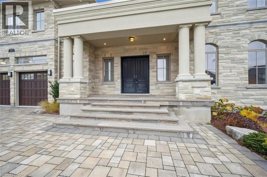 565 Manor Ridge Crescent, Waterloo, Ontario  N2J 4G8 - Photo 2 - 40775810