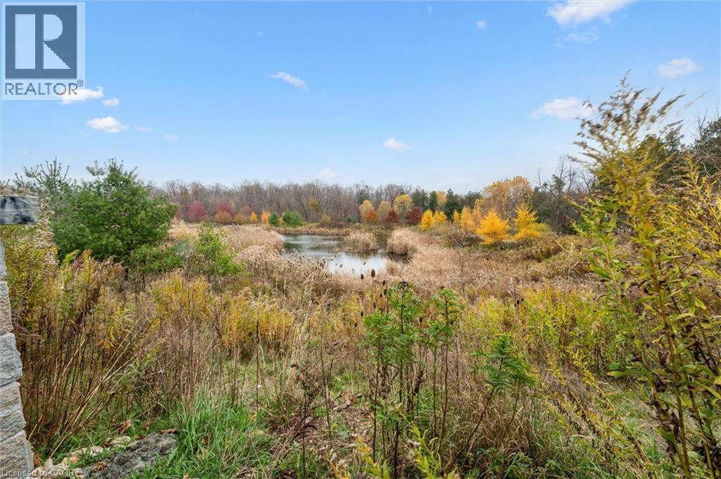 565 Manor Ridge Crescent, Waterloo, Ontario  N2J 4G8 - Photo 3 - 40775810