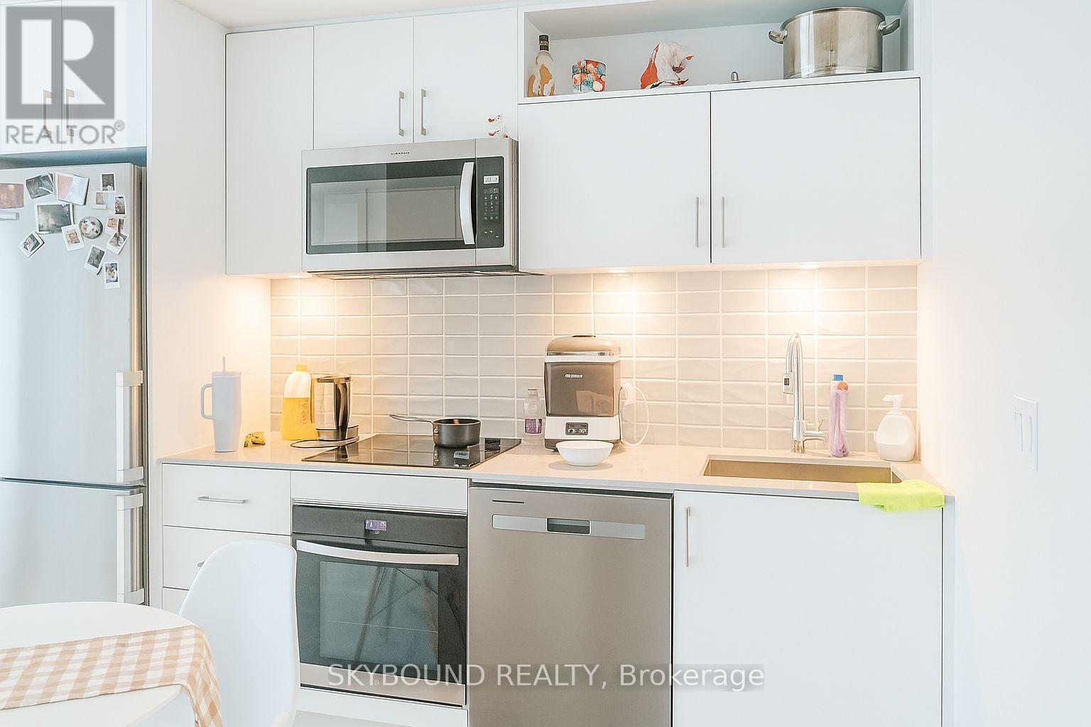 2411 - 70 Princess Street, Toronto, Ontario M5A 0X6 - Photo 1 - C12518914