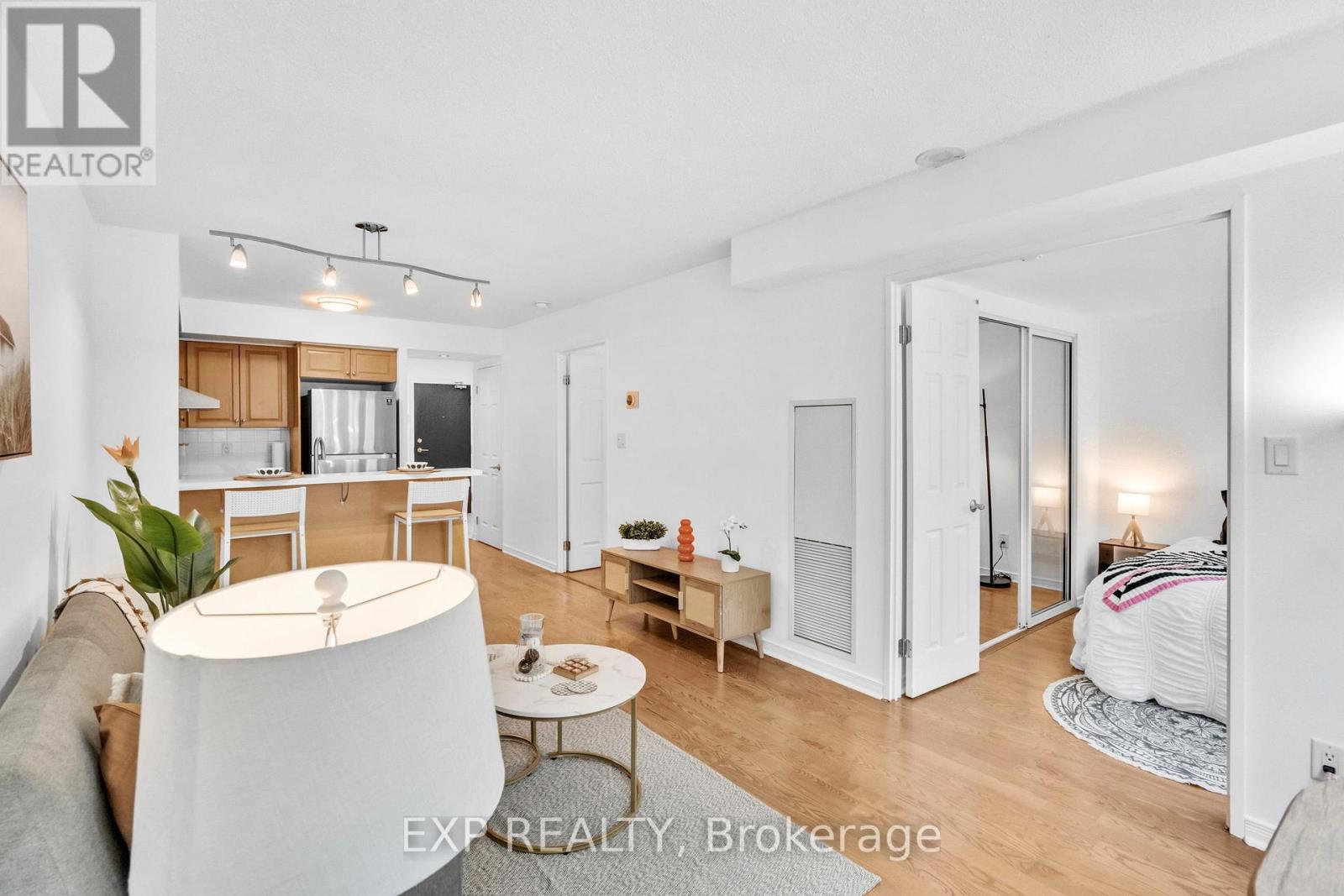 812 - 230 King Street E, Toronto, Ontario  M5A 1K5 - Photo 3 - C12518956