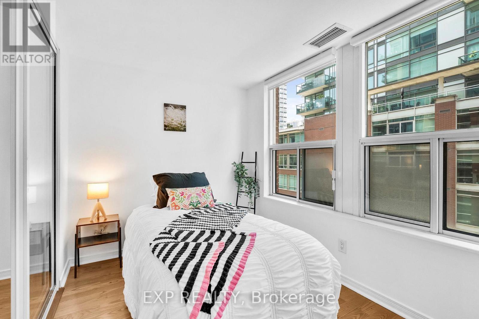 812 - 230 King Street E, Toronto, Ontario  M5A 1K5 - Photo 9 - C12518956