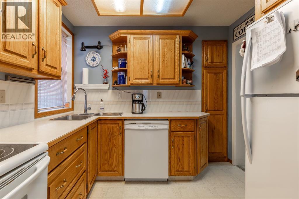 1210 5a Avenue S, Lethbridge, Alberta  T1J 0Y2 - Photo 11 - A2268890