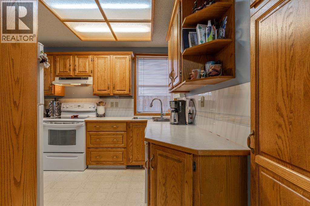 1210 5a Avenue S, Lethbridge, Alberta  T1J 0Y2 - Photo 9 - A2268890