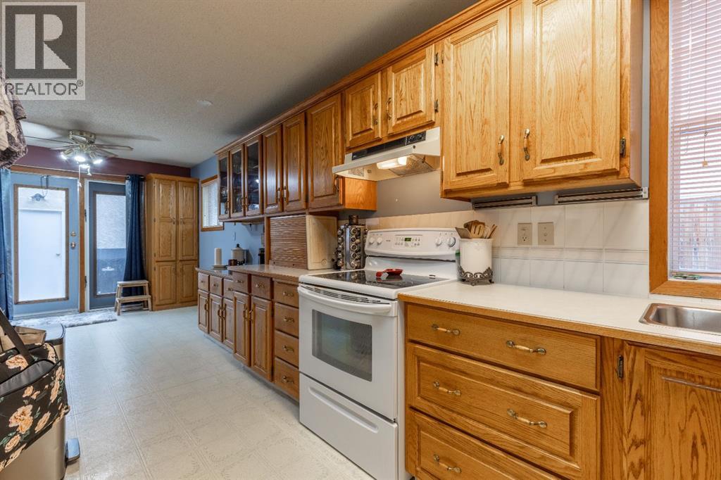 1210 5a Avenue S, Lethbridge, Alberta  T1J 0Y2 - Photo 10 - A2268890