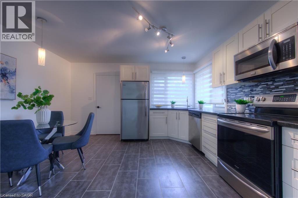 88 Broadmoor Avenue, Kitchener, Ontario  N2C 1Y7 - Photo 5 - 40786407