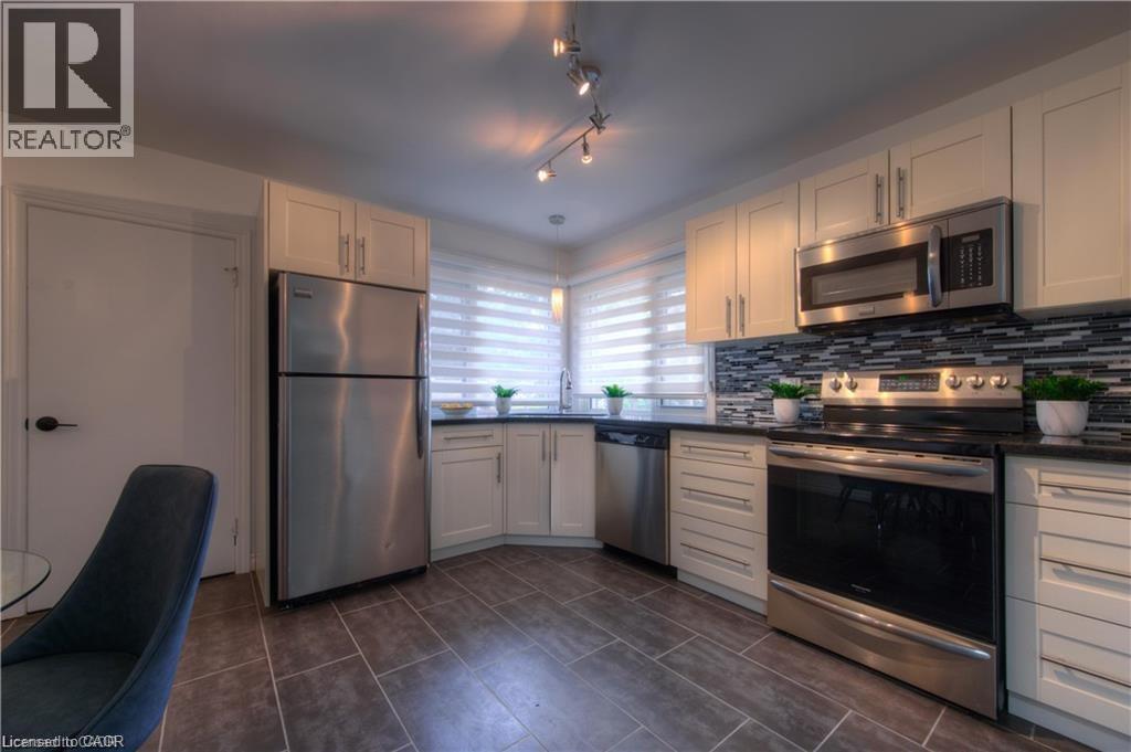 88 Broadmoor Avenue, Kitchener, Ontario  N2C 1Y7 - Photo 6 - 40786407