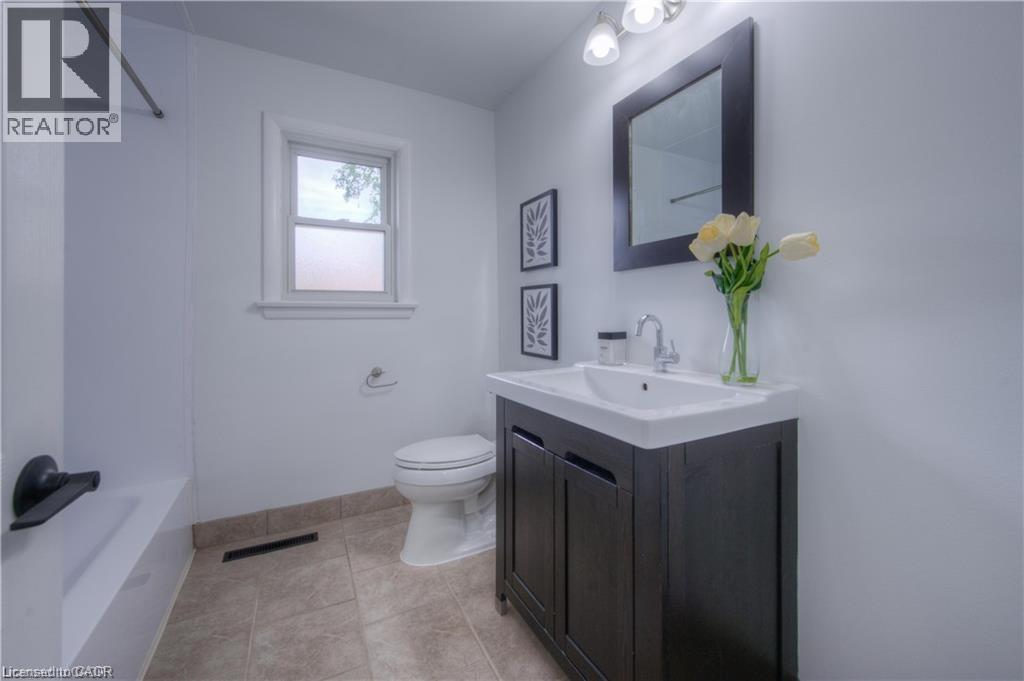 88 Broadmoor Avenue, Kitchener, Ontario  N2C 1Y7 - Photo 19 - 40786407