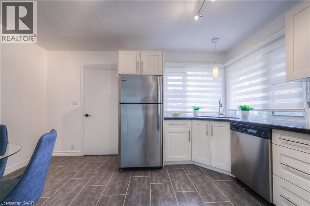 88 Broadmoor Avenue, Kitchener, Ontario  N2C 1Y7 - Photo 9 - 40786407