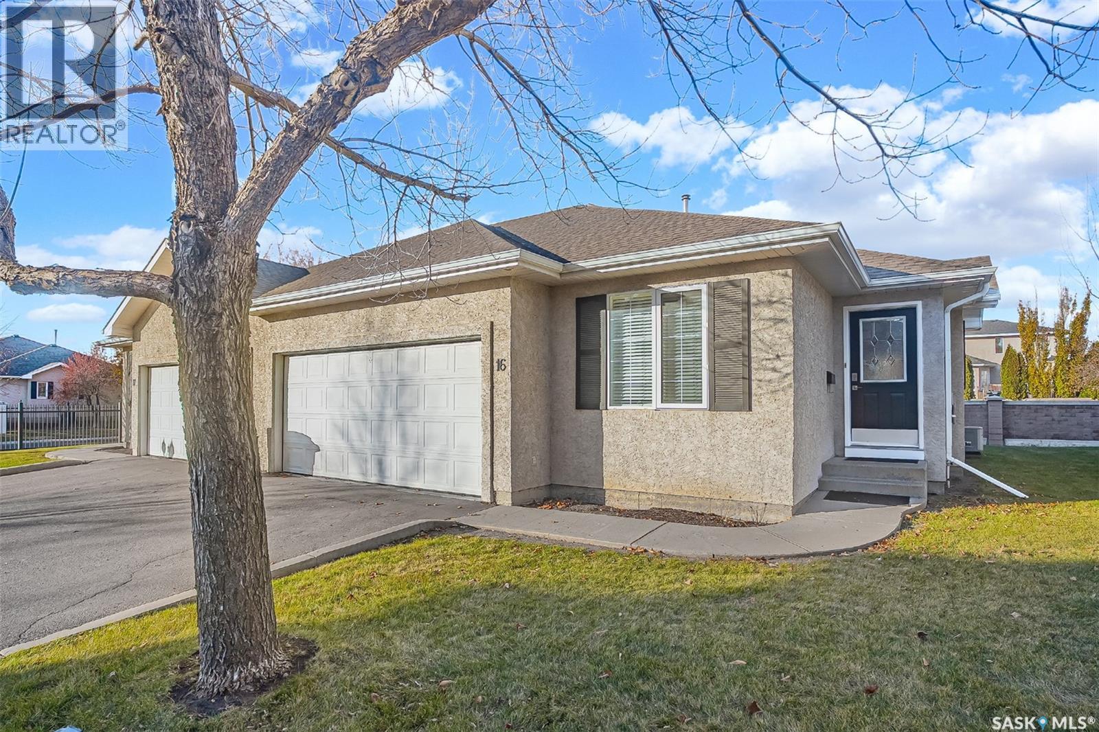 16 138 Banyan Crescent, Saskatoon, Saskatchewan  S7V 1G8 - Photo 2 - SK023576