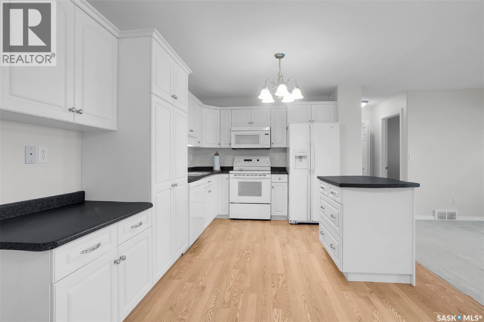 16 138 Banyan Crescent, Saskatoon, Saskatchewan  S7V 1G8 - Photo 5 - SK023576