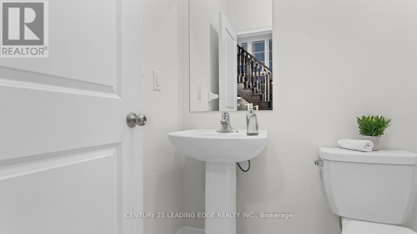 2 Conarty Crescent, Whitby, Ontario  L1P 0L4 - Photo 10 - E12519028