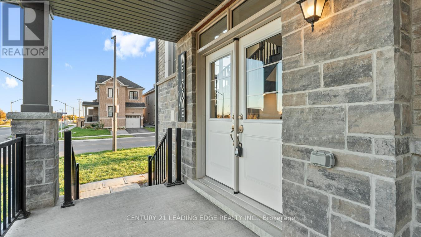 2 Conarty Crescent, Whitby, Ontario  L1P 0L4 - Photo 5 - E12519028