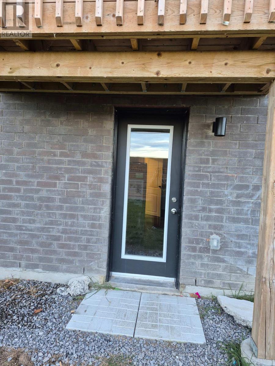 124 Sailors Landing, Clarington, Ontario  L1C 7G4 - Photo 2 - E12519070