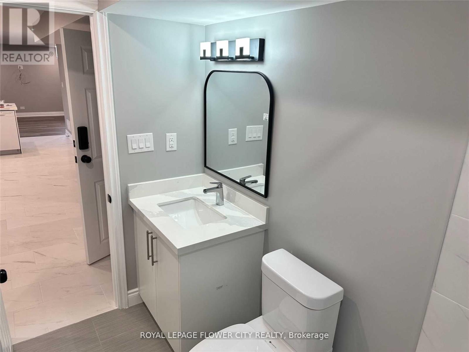 41 Paisley Green Avenue, Caledon, Ontario  L7C 3R9 - Photo 5 - W12516878