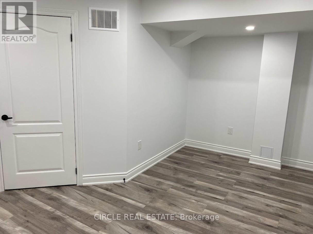 1368 Connaught Terrace, Milton, Ontario  L9E 0B8 - Photo 47 - W12518770