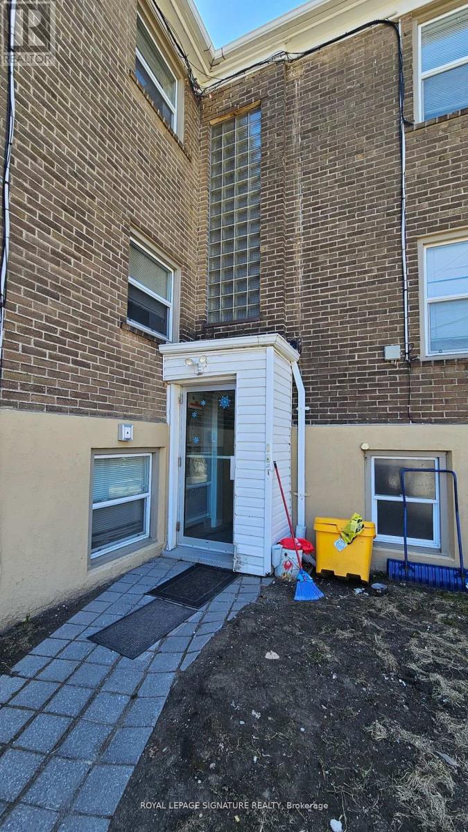 99 Douglas Street, Greater Sudbury, Ontario  P3E 1E9 - Photo 8 - X12435496