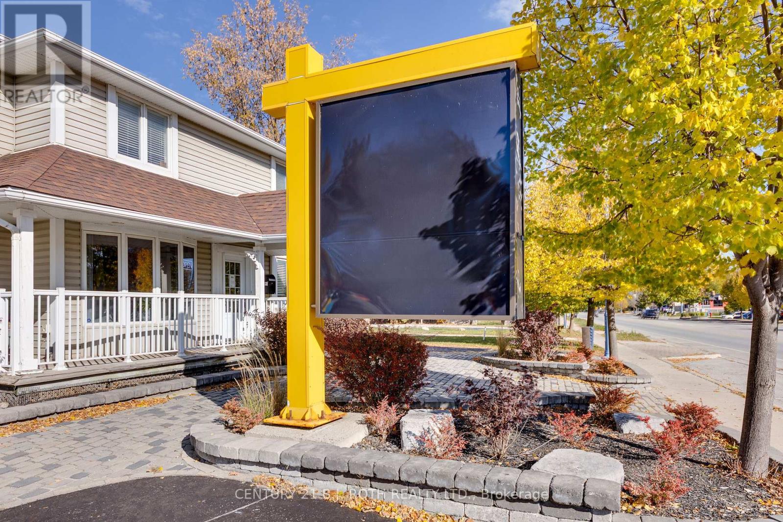 888 Innisfil Beach Road, Innisfil, Ontario  L9S 2C2 - Photo 24 - N12519002