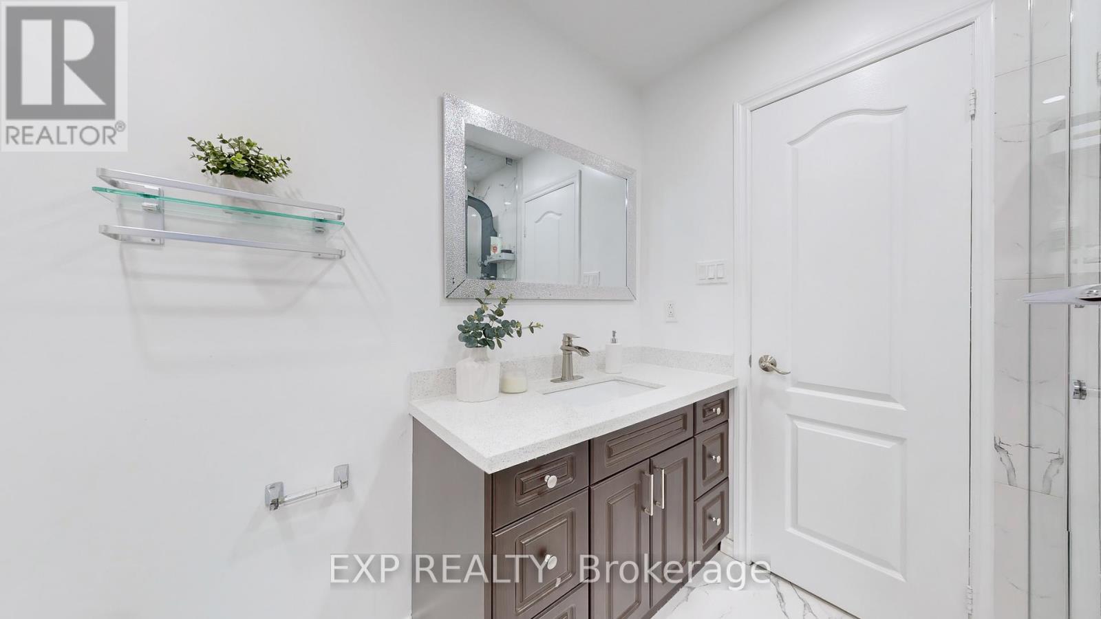 242 Marble Place W, Newmarket, Ontario  L3X 2Y3 - Photo 12 - N12519048