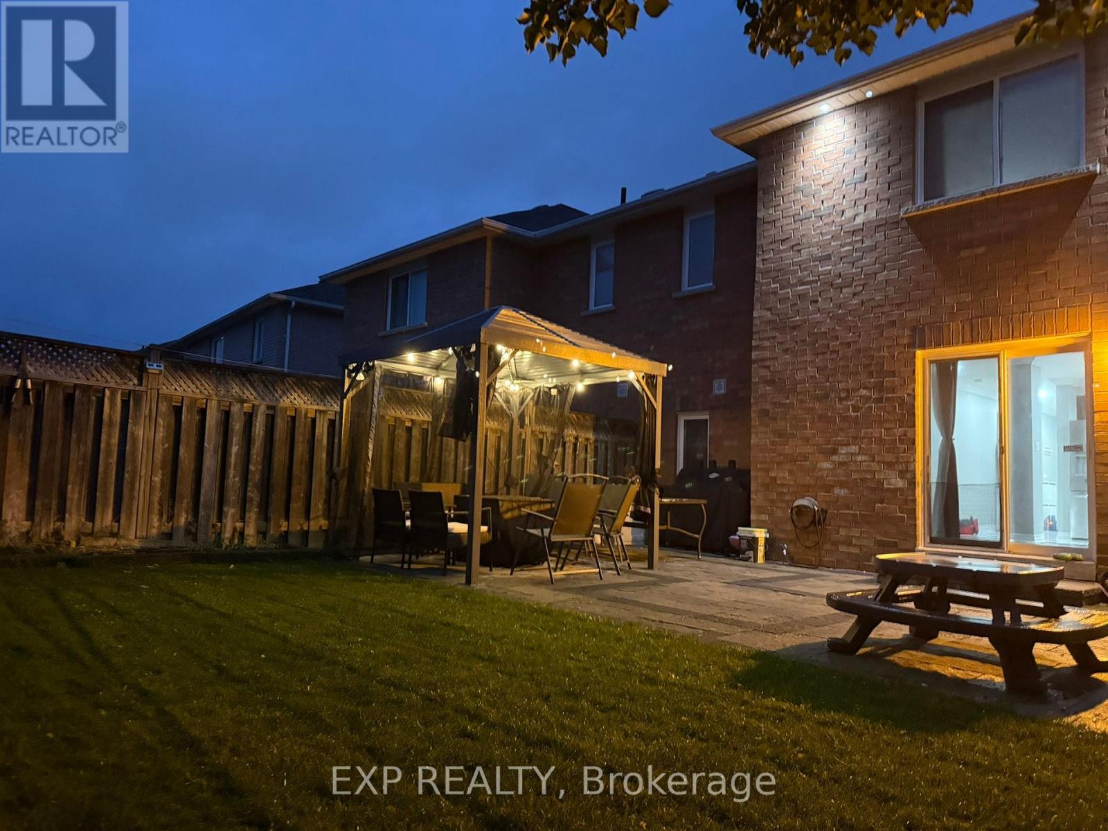 242 Marble Place W, Newmarket, Ontario  L3X 2Y3 - Photo 26 - N12519048