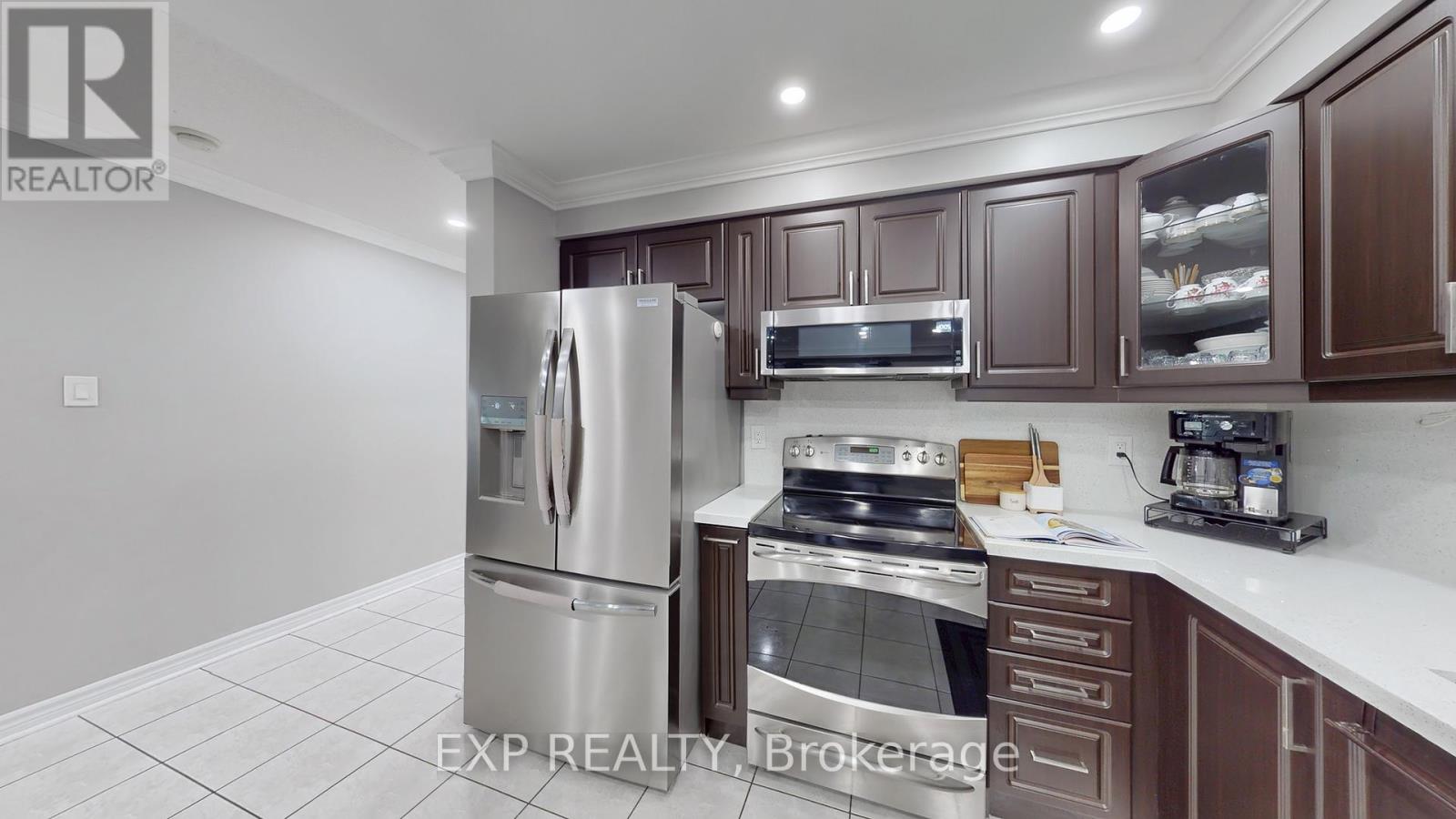 242 Marble Place W, Newmarket, Ontario  L3X 2Y3 - Photo 6 - N12519048