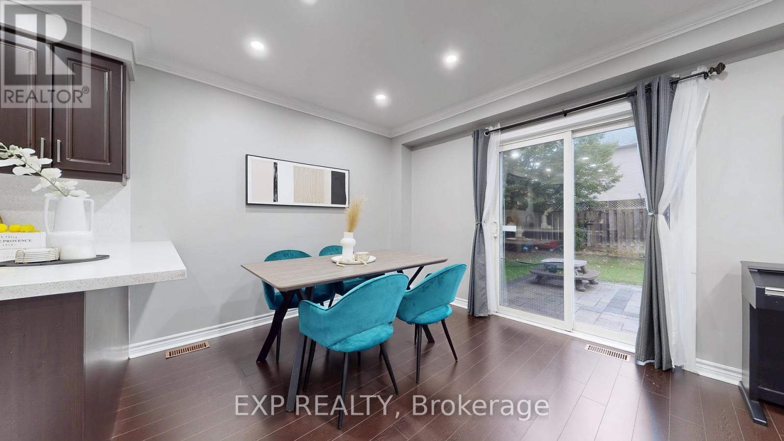 242 Marble Place W, Newmarket, Ontario  L3X 2Y3 - Photo 7 - N12519048