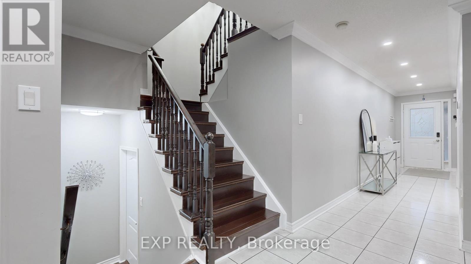 242 Marble Place W, Newmarket, Ontario  L3X 2Y3 - Photo 8 - N12519048