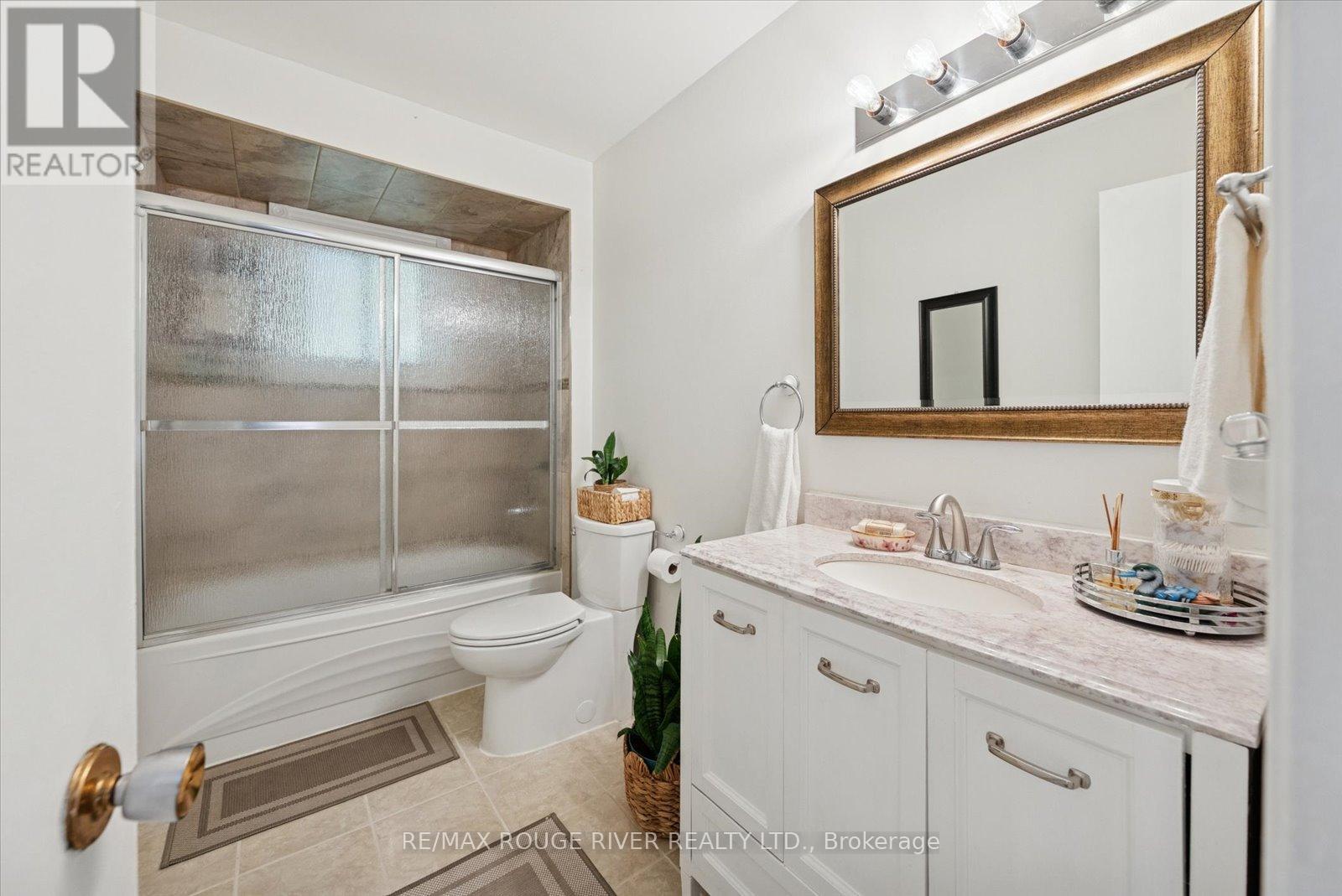 55 Loscombe Drive, Clarington, Ontario  L1C 3S8 - Photo 15 - E12487763