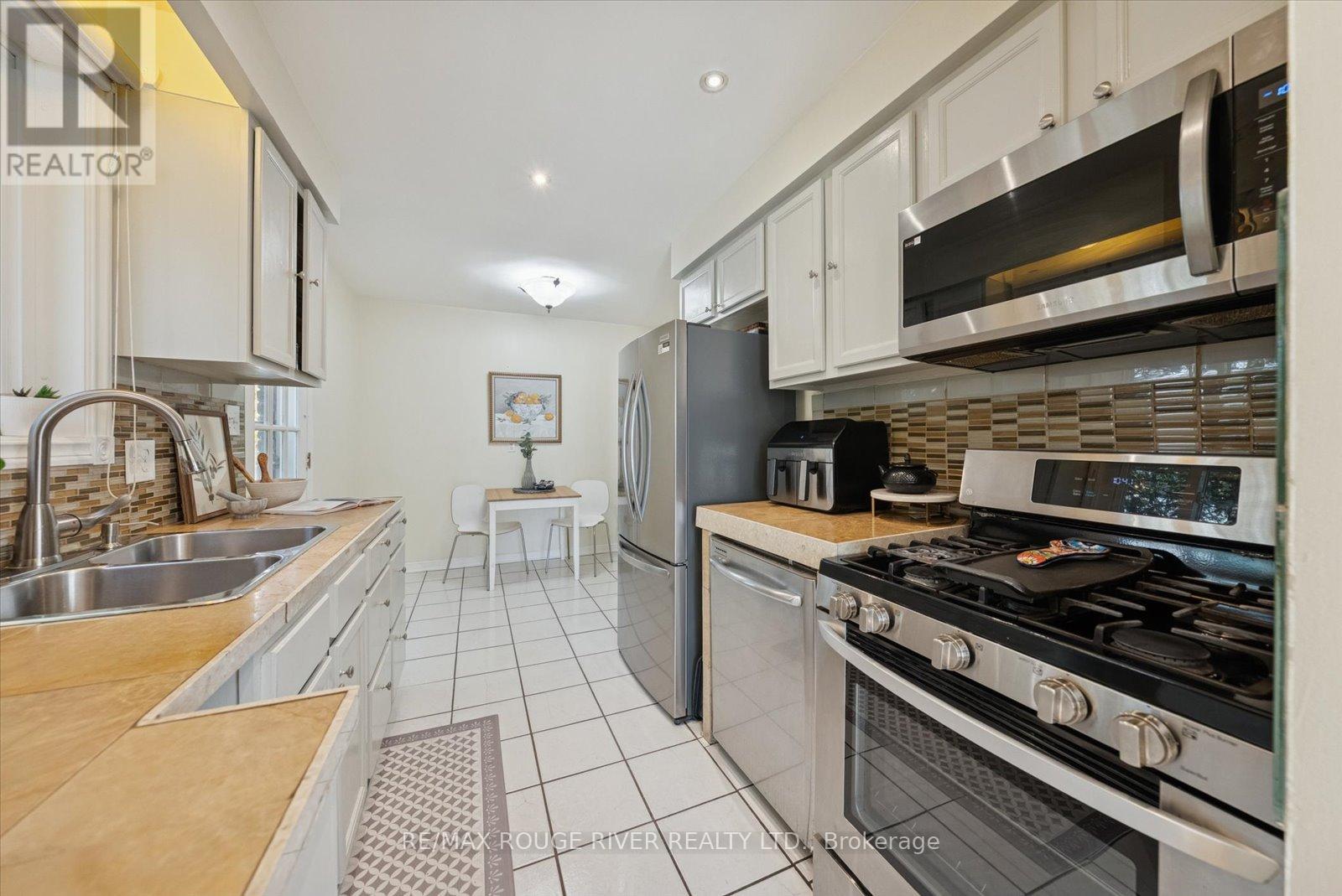 55 Loscombe Drive, Clarington, Ontario  L1C 3S8 - Photo 9 - E12487763